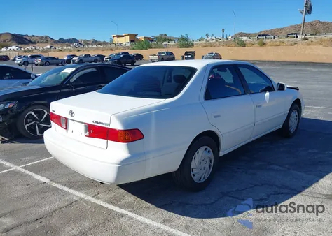 2000 Toyota Camry Le z USA, uszkodzony, nr VIN JT2BG22KXY0428953